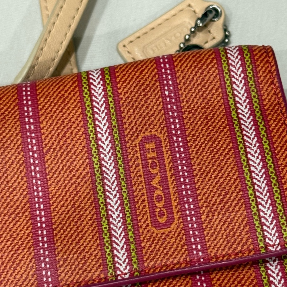 Vintage Coach Wallet on Strap - Picture 3 of 9